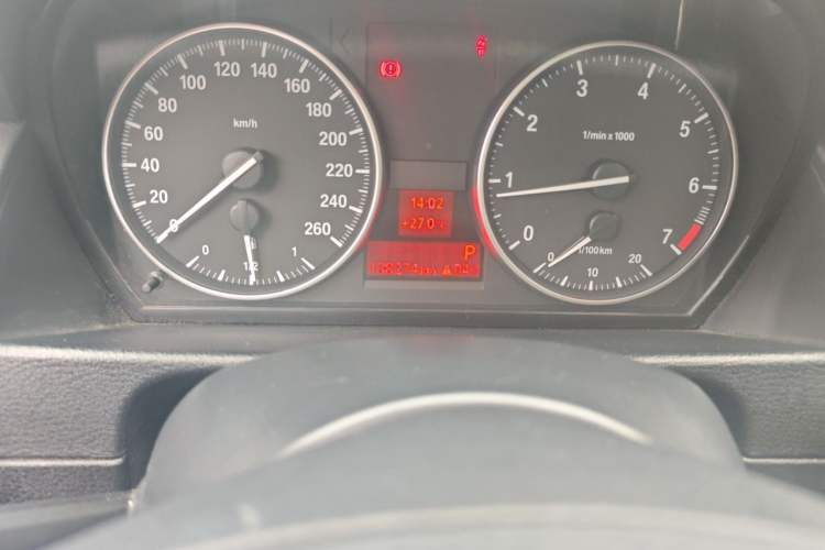 Used BMW X1 2014 sDrive18i Leading Model Odometer Close Up