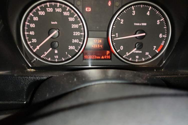 Used BMW X1 2014 sDrive18i Leading Model Odometer Close Up