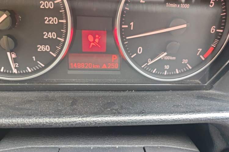 Used BMW X1 2014 sDrive18i Fashion Model Odometer Close Up