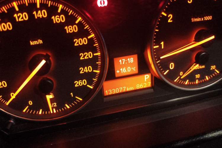 Used BMW X1 2014 sDrive18i Leading Model Odometer Close Up