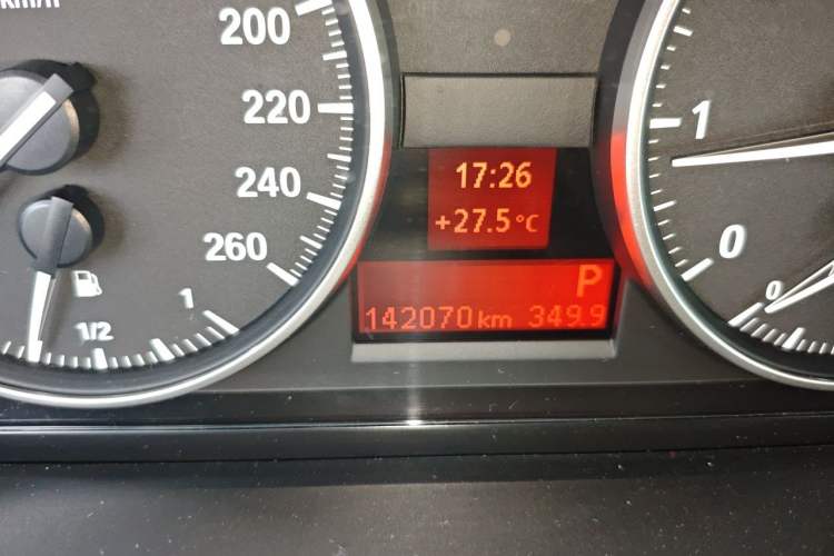 Used BMW X1 2014 sDrive18i Fashion Model Odometer Close Up