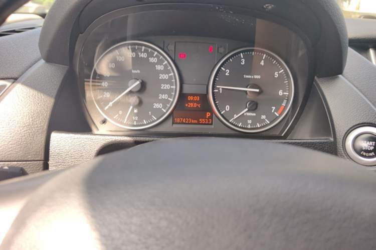 Used BMW X1 2014 sDrive18i Leading Model Odometer Close Up