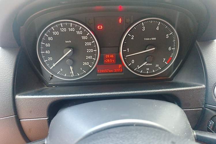 Used BMW X1 2014 sDrive18i Fashion Model Odometer Close Up