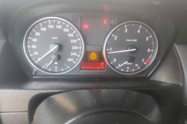 Used BMW X1 2014 sDrive18i Fashion Model Odometer Close Up