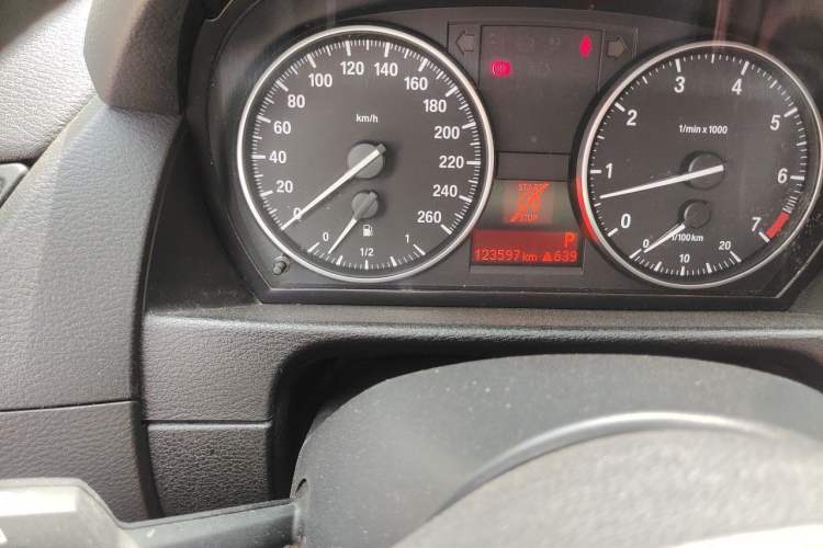 Used BMW X1 2014 sDrive18i Fashion Model Odometer Close Up