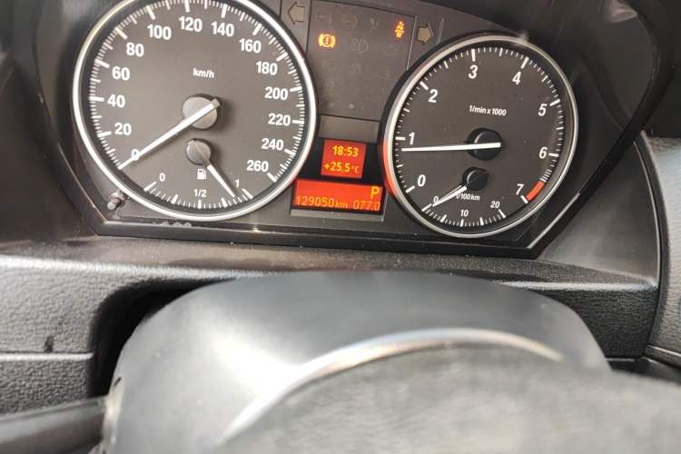 Used BMW X1 2014 sDrive18i Leading Model Odometer Close Up