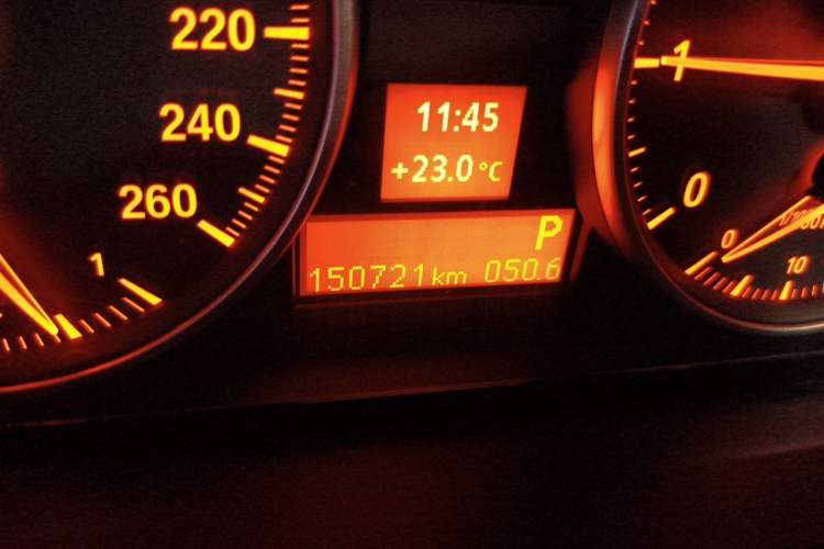 Used BMW X1 2014 sDrive18i Leading Model Odometer Close Up