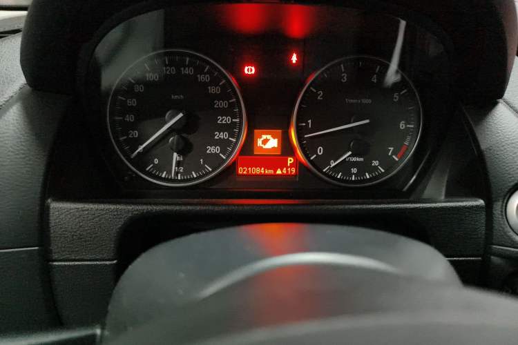 Used BMW X1 2014 sDrive18i Fashion Model Odometer Close Up