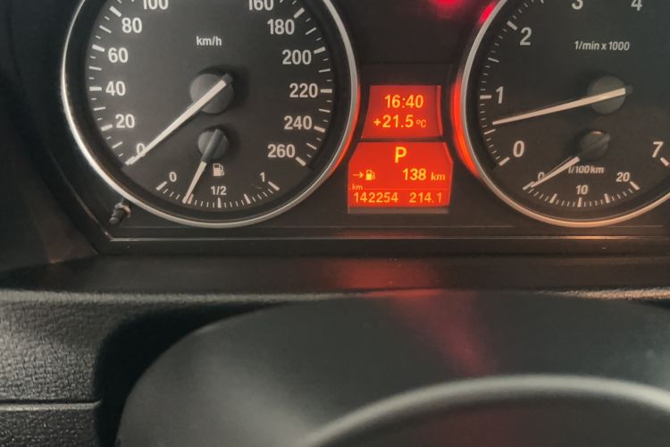 Used BMW X1 2014 xDrive20i Sports Design Package Odometer Close Up