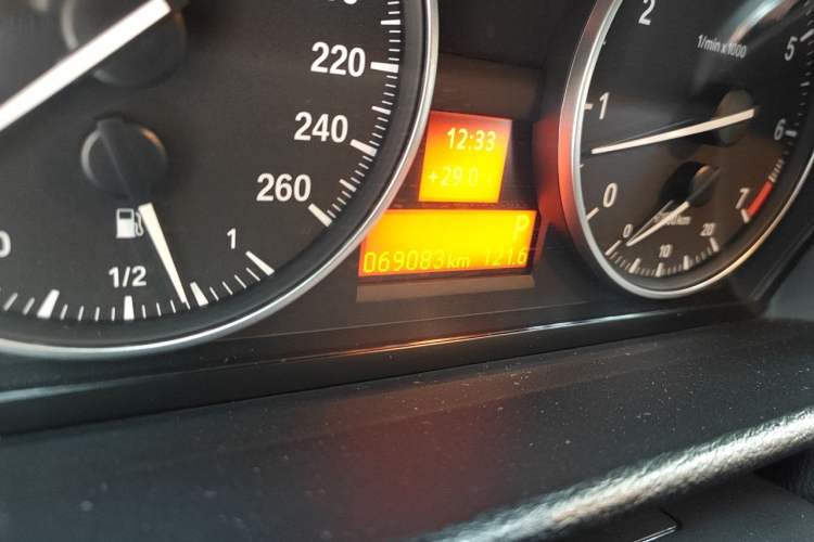 Used BMW X1 2014 sDrive18i Fashion Model Odometer Close Up