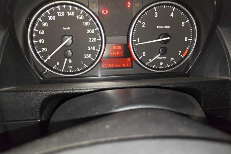 Used BMW X1 2014 sDrive18i Fashion Model Odometer Close Up