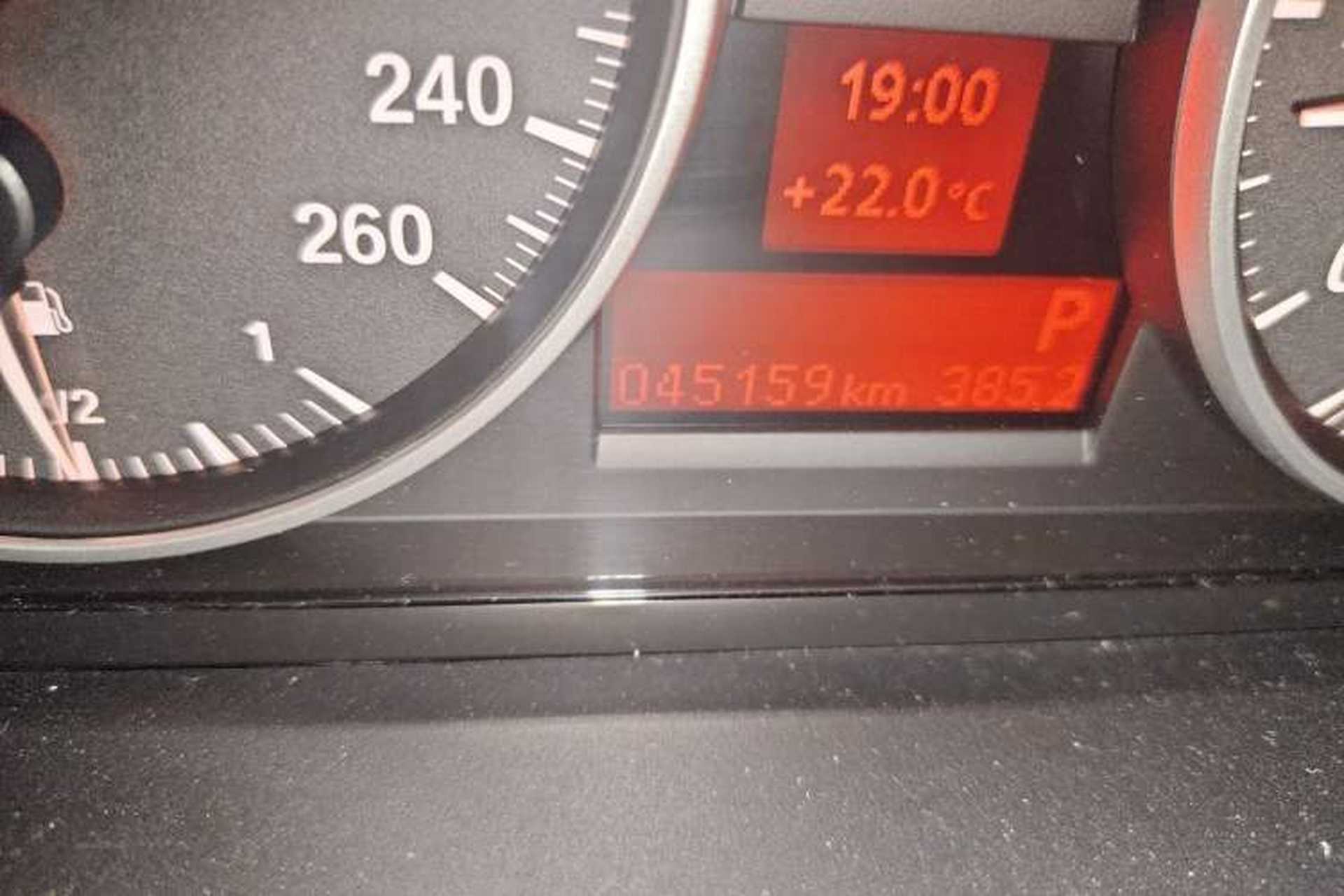 Used BMW X1 2014 sDrive18i Leading Model Odometer Close Up