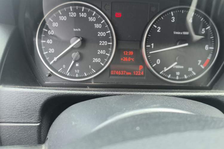 Used BMW X1 2014 sDrive18i Leading Model Odometer Close Up