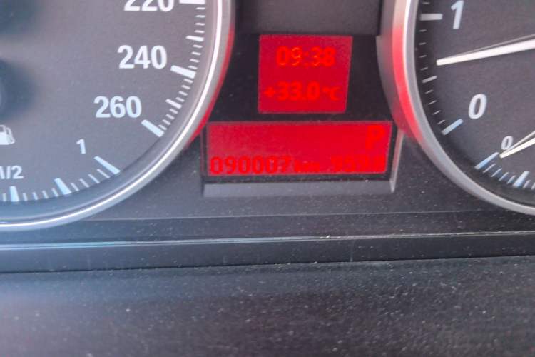 Used BMW X1 2014 sDrive18i Leading Model Odometer Close Up