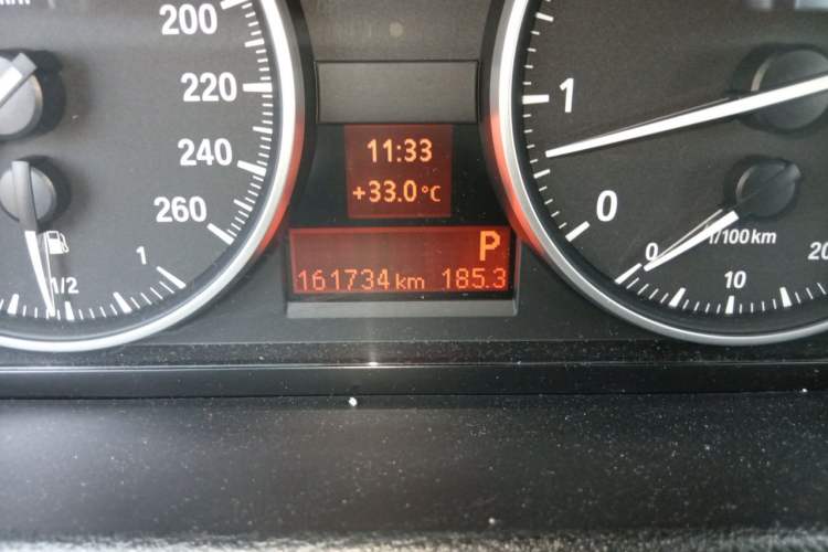 Used BMW X1 2014 sDrive18i Leading Model Odometer Close Up