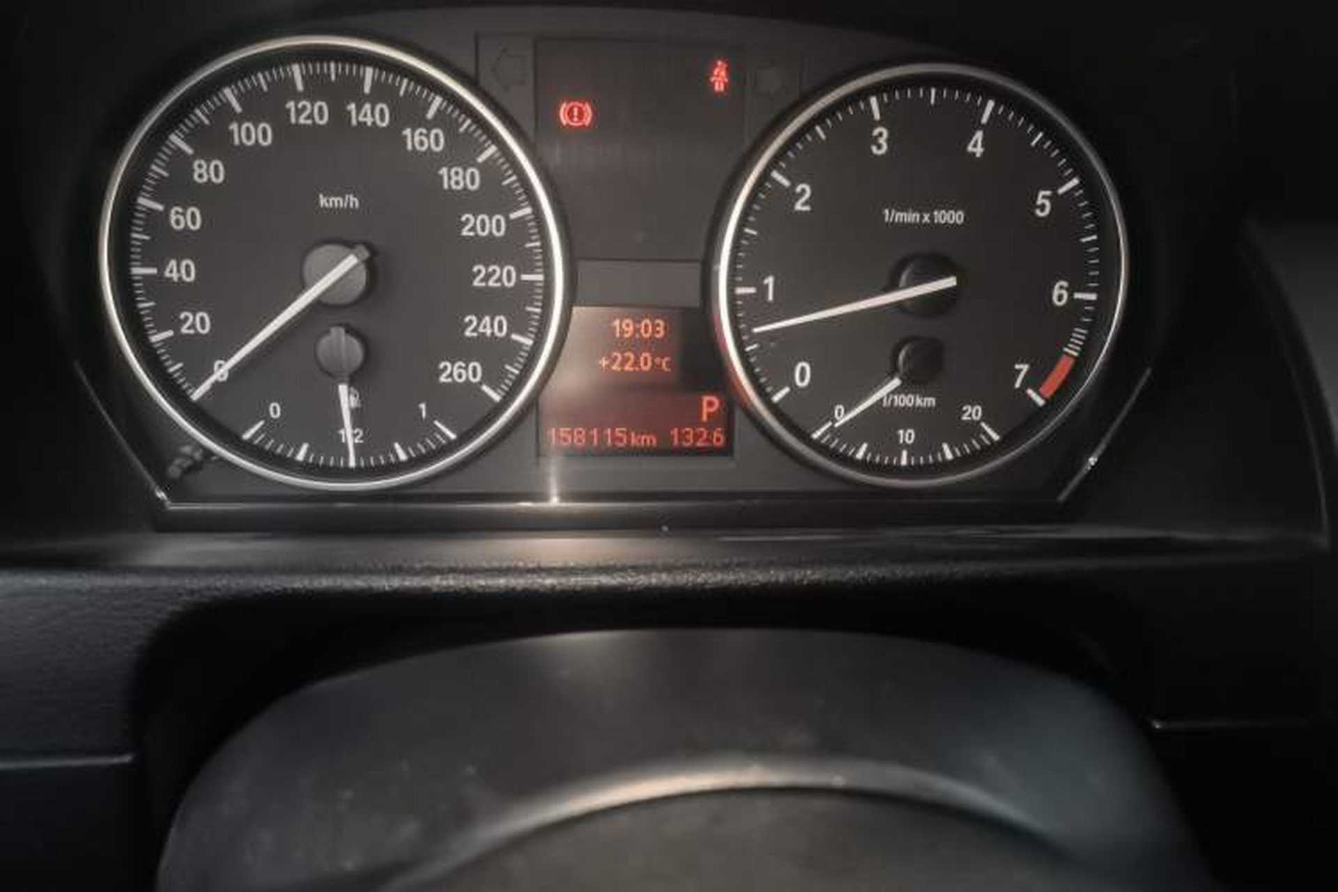 Used BMW X1 2014 sDrive18i Fashion Model Odometer Close Up