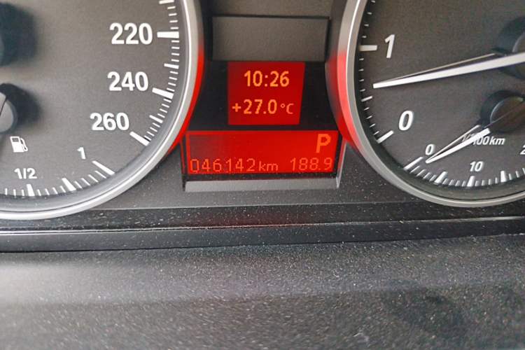Used BMW X1 2014 sDrive18i Fashion Model Odometer Close Up