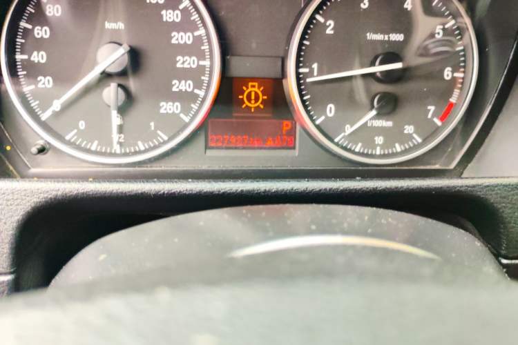 Used BMW X1 2014 sDrive18i Fashion Model Odometer Close Up