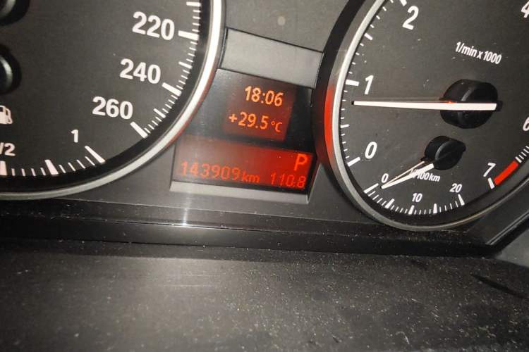 Used BMW X1 2014 sDrive18i Leading Model Odometer Close Up