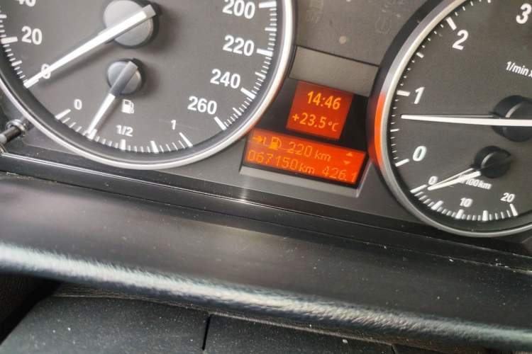 Used BMW X1 2014 sDrive18i manual model Odometer Close Up