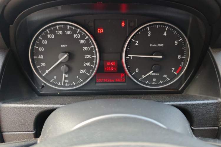 Used BMW X1 2014 sDrive18i Leading Model Odometer Close Up