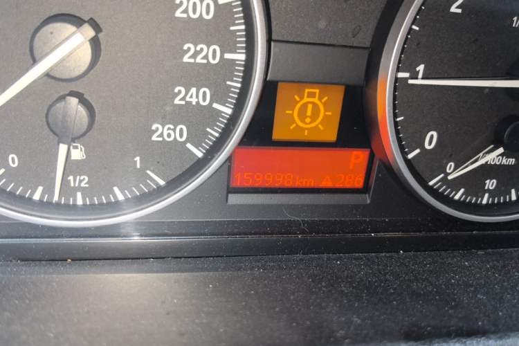 Used BMW X1 2014 sDrive18i Leading Model Odometer Close Up