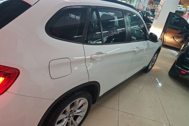 Used BMW X1 2014 sDrive18i Fashion Model Rear Right 45 Deg