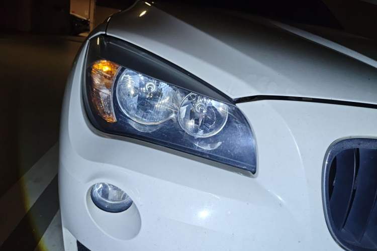 Used BMW X1 2014 sDrive18i Fashion Model Right Front Headlight
