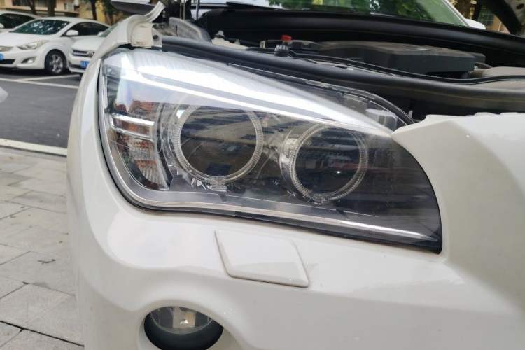Used BMW X1 2014 sDrive18i Leading Model Right Front Headlight