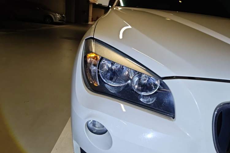 Used BMW X1 2014 sDrive18i Fashion Model Right Front Headlight