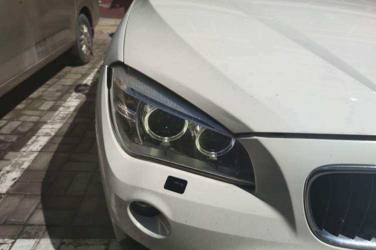 Used BMW X1 2014 xDrive20i Sports Design Package Right Front Headlight