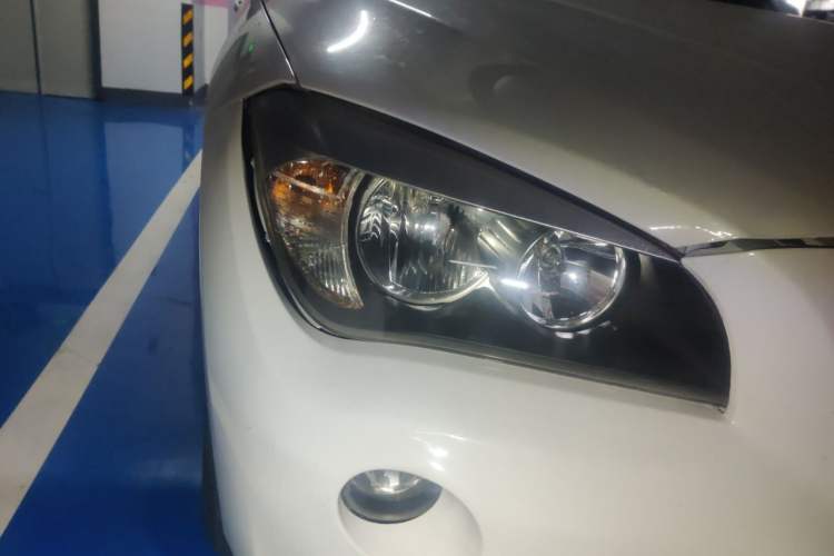 Used BMW X1 2014 sDrive18i Fashion Model Right Front Headlight