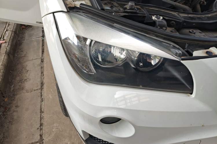 Used BMW X1 2014 sDrive18i Fashion Model Right Front Headlight