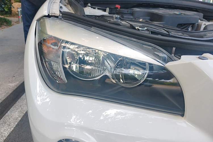 Used BMW X1 2014 sDrive18i Fashion Model Right Front Headlight