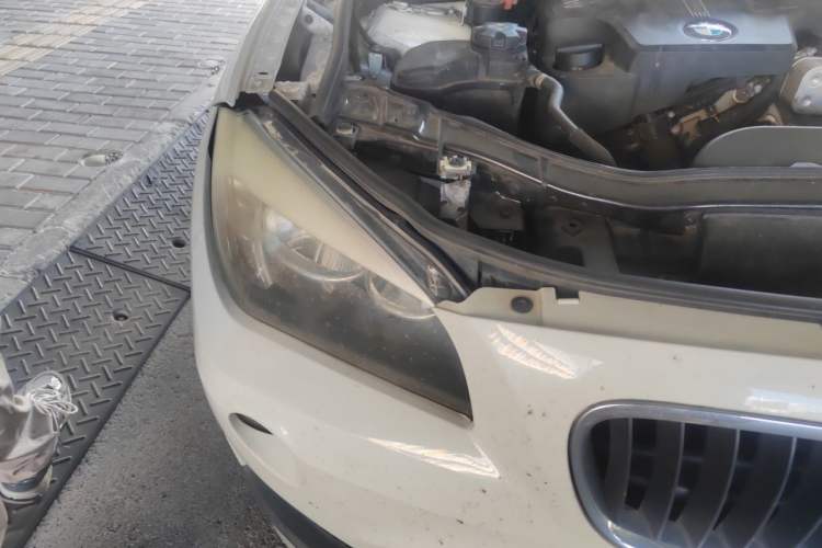 Used BMW X1 2014 sDrive18i Fashion Model Right Front Headlight