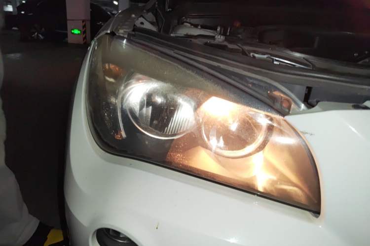 Used BMW X1 2014 sDrive18i Fashion Model Right Front Headlight