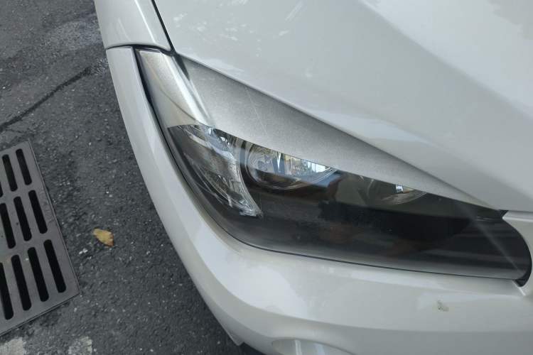 Used BMW X1 2014 sDrive18i Fashion Model Right Front Headlight