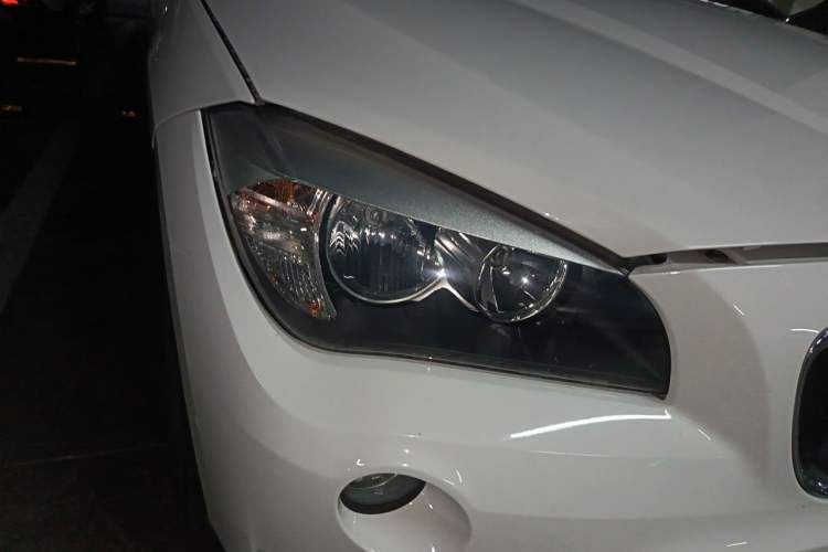 Used BMW X1 2014 sDrive18i Fashion Model Right Front Headlight
