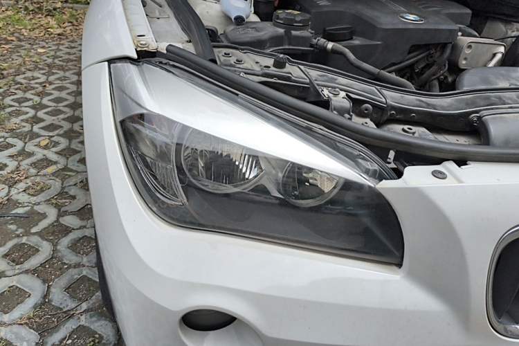 Used BMW X1 2014 sDrive18i manual model Right Front Headlight