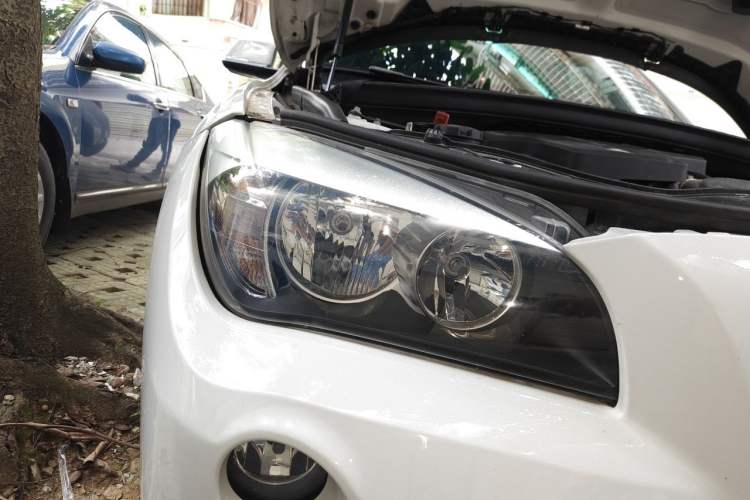 Used BMW X1 2014 sDrive18i Fashion Model Right Front Headlight