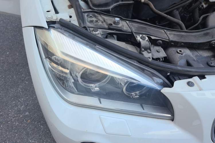 Used BMW X1 2014 sDrive18i Leading Model Right Front Headlight