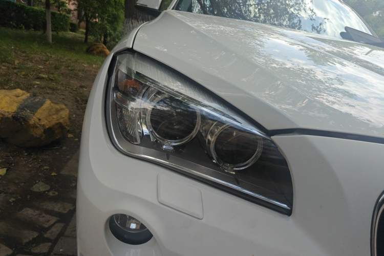 Used BMW X1 2014 xDrive20i Sports Design Package Right Front Headlight