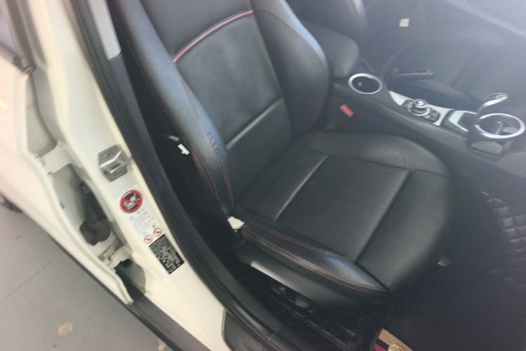 Used BMW X1 2014 xDrive20i Sports Design Package Right Front Seat