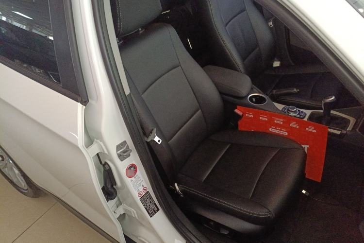 Used BMW X1 2014 sDrive18i manual model Right Front Seat