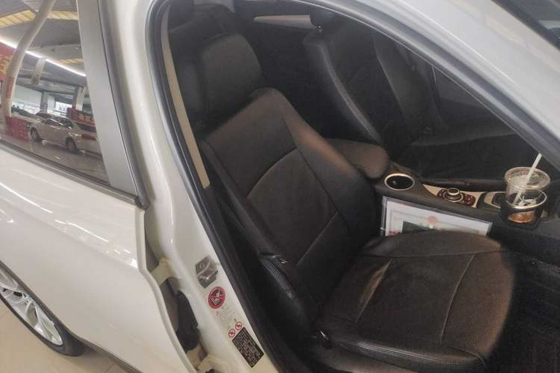 Used BMW X1 2014 sDrive18i Fashion Model Right Front Seat
