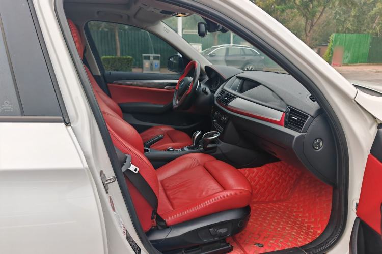 Used BMW X1 2014 xDrive20i Sports Design Package Right Front Seat