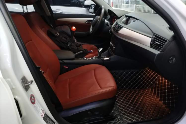 Used BMW X1 2014 sDrive18i Fashion Model Right Front Seat