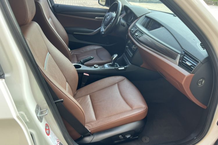 Used BMW X1 2014 xDrive20i X Design Package Right Front Seat