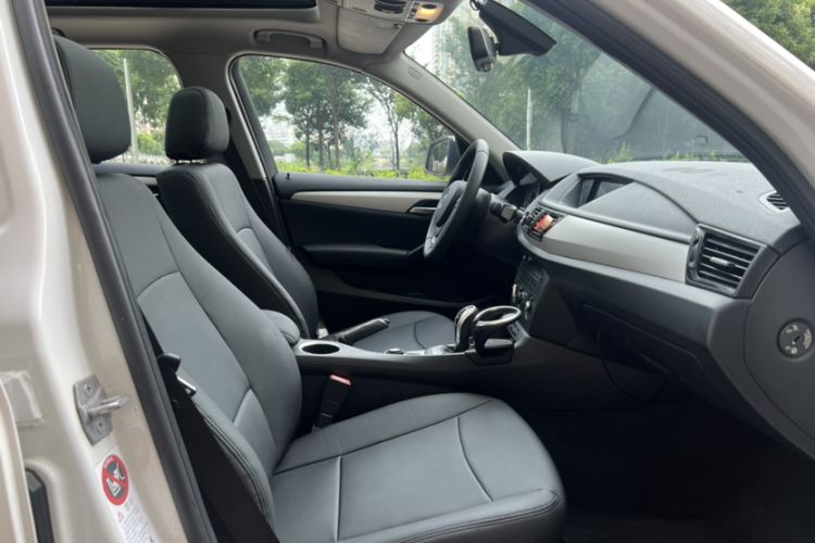 Used BMW X1 2014 sDrive18i Fashion Model Right Front Seat