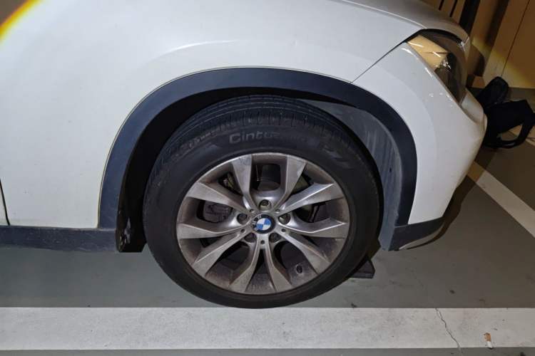 Used BMW X1 2014 sDrive18i Fashion Model Right Front Wheel Hub